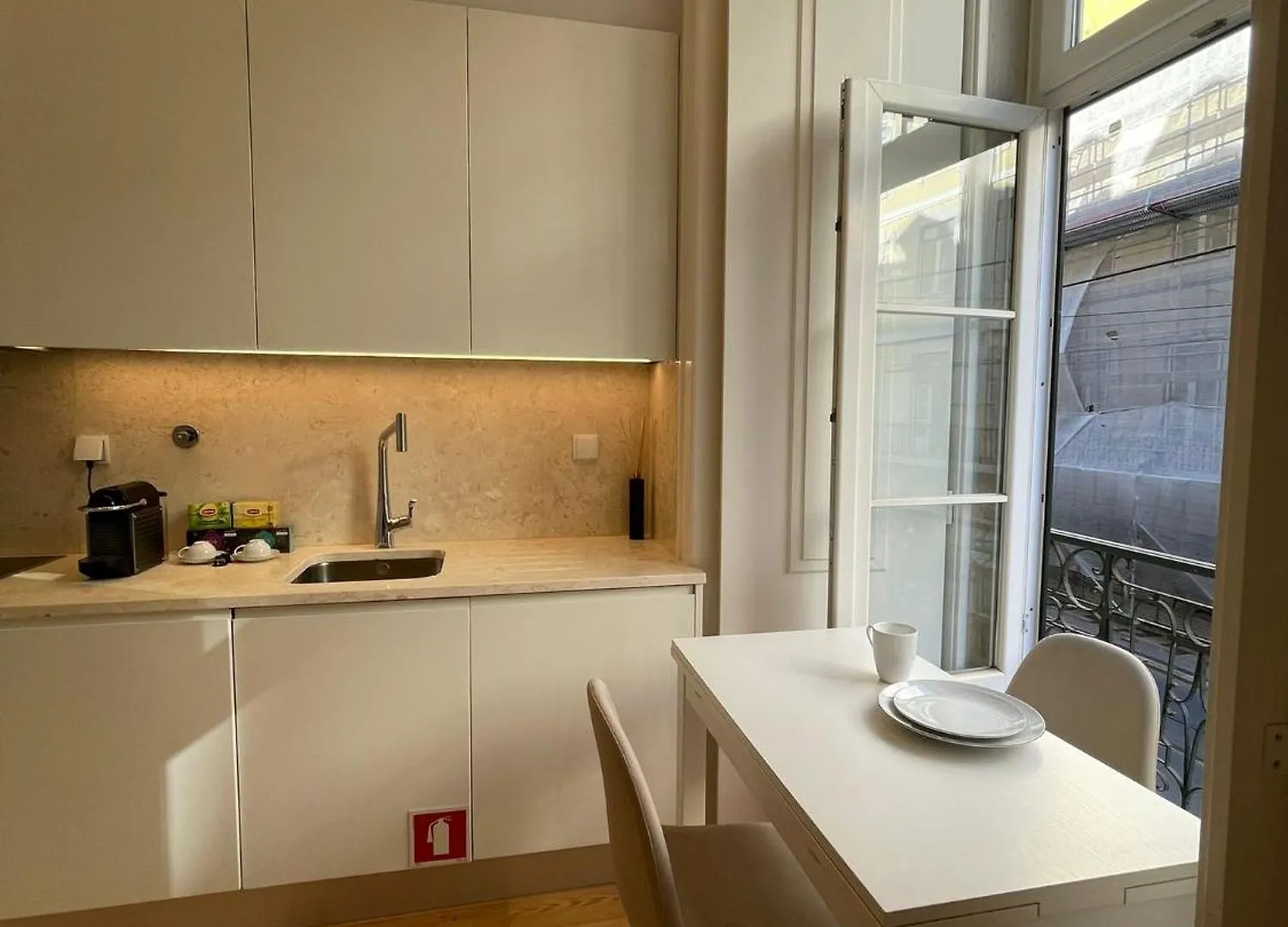 Quarto Compacto No Centro De Lisboa, Wc Partilhado Apartment Lisbon